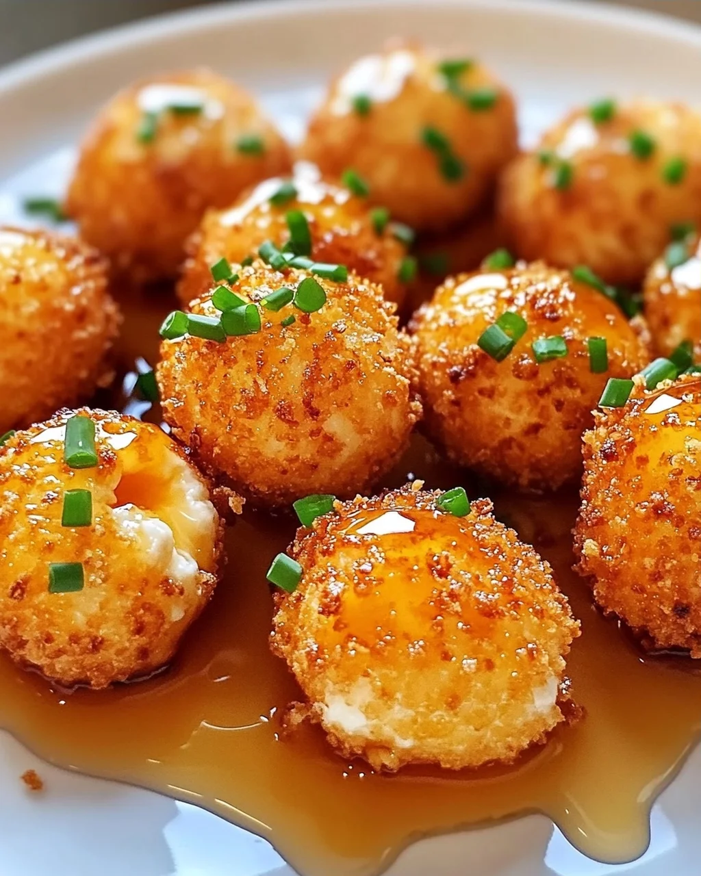Knusprige Ziegenkäsebällchen mit Honig für Feste